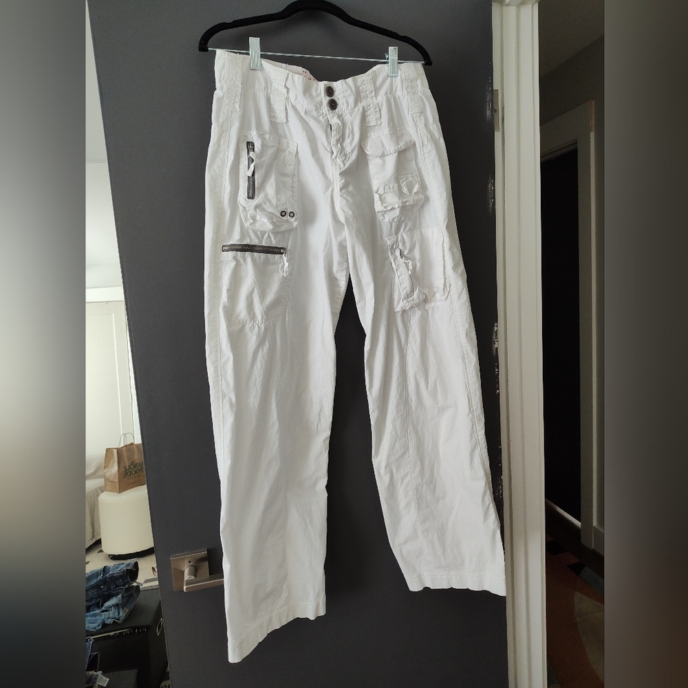 Pete & Greta White Cotton Pants, lots of pockets, size 10, cotton w/ 3% spandex